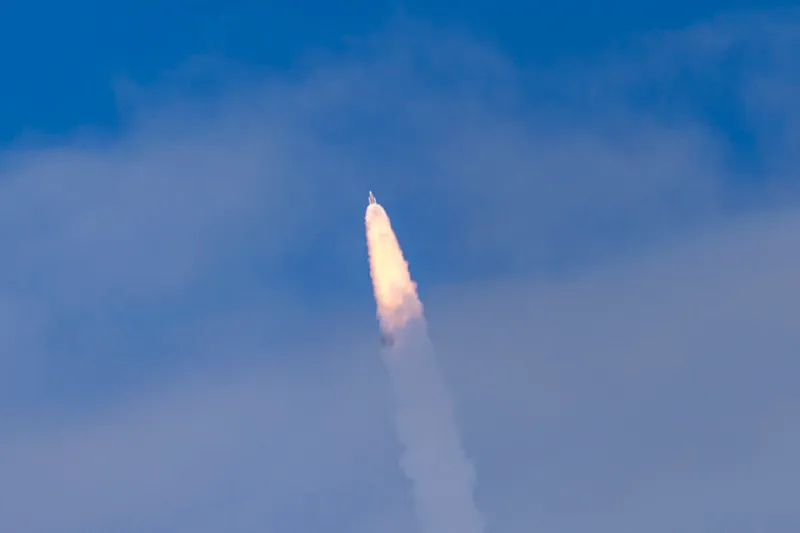 Cover image for Off Goes Artemis II