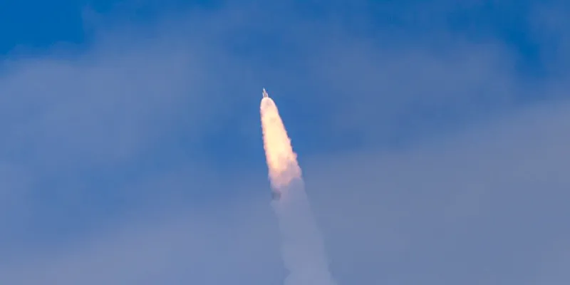 Cover image for Off Goes Artemis II