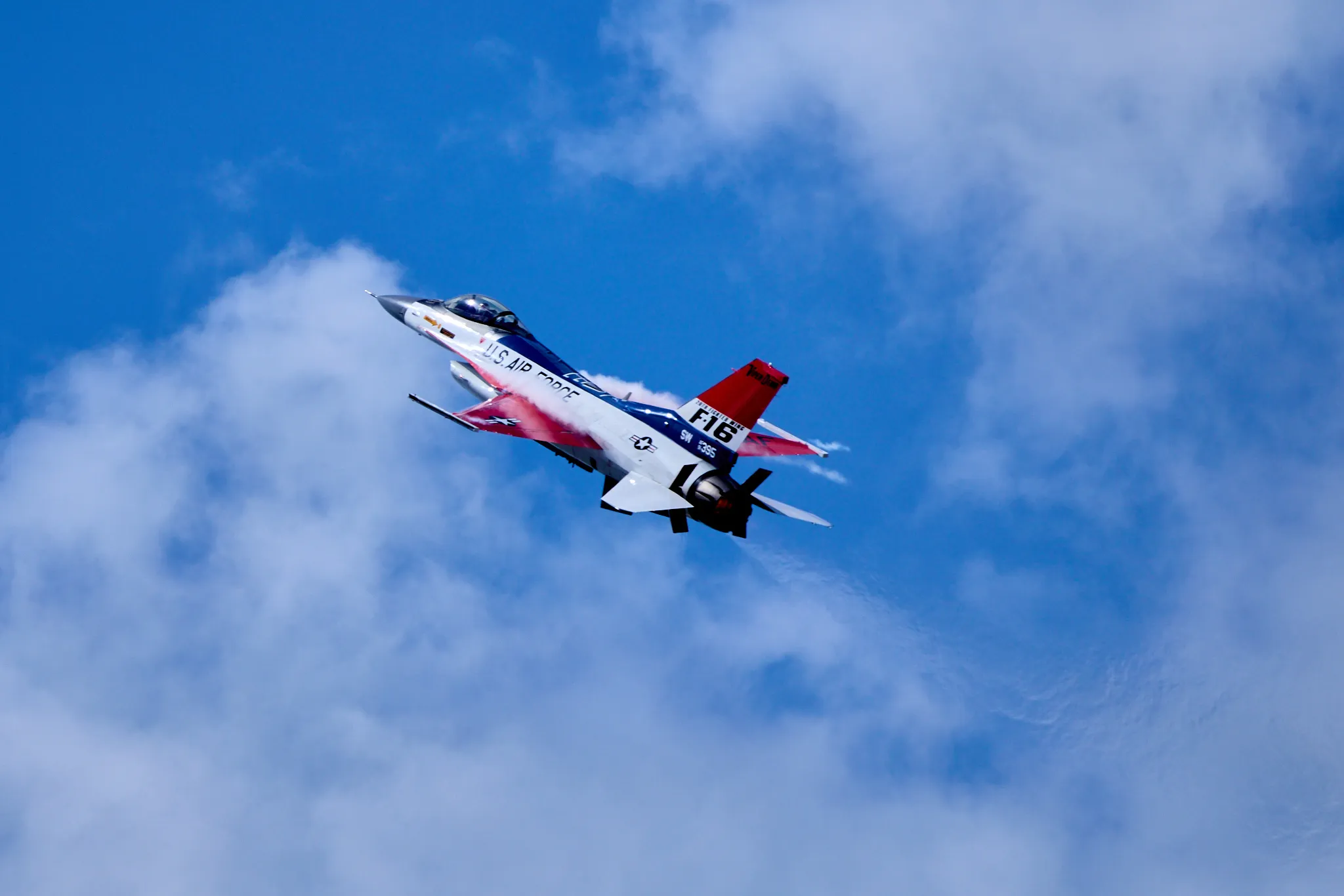 F16 Falcon with a bit of vapor